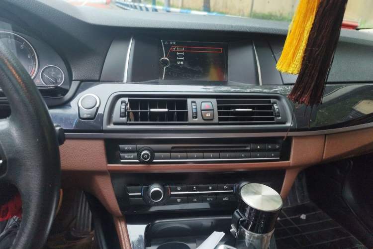 Used BMW 5 Series 2014 520Li Elegant Model Audio And AC Panel