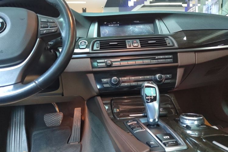 Used BMW 5 Series 2014 525Li Luxury Design Package Audio And AC Panel