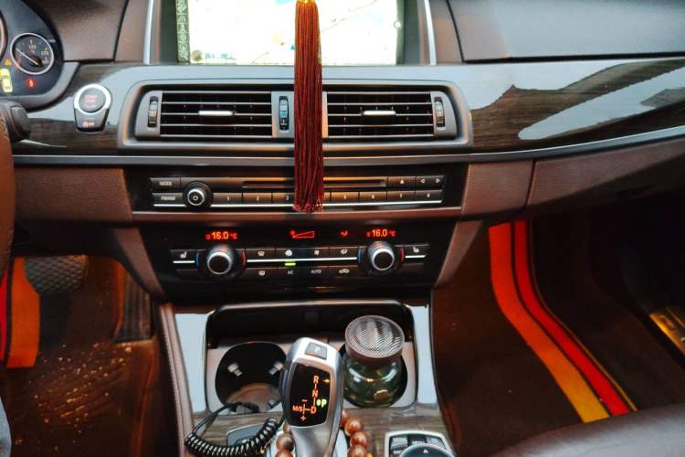 Used BMW 5 Series 2014 525Li Luxury Design Package Audio And AC Panel