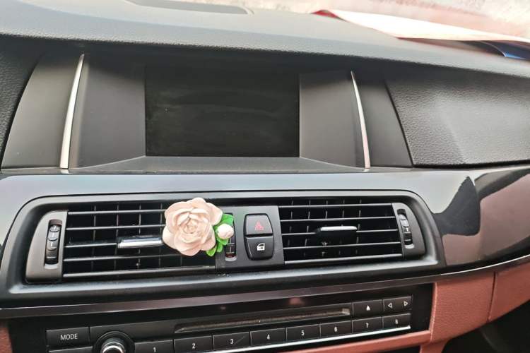 Used BMW 5 Series 2014 520Li Elegant Model Audio And AC Panel