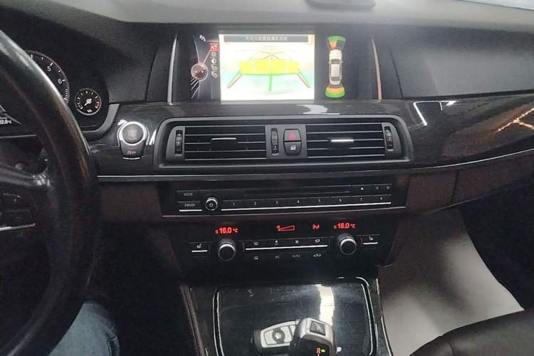 Used BMW 5 Series 2014 525Li Luxury Design Package Audio And AC Panel