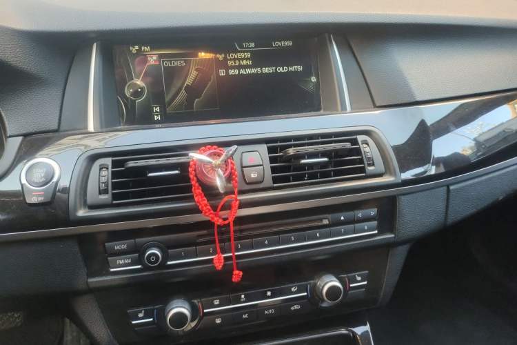 Used BMW 5 Series 2014 528Li Leading Model Audio And AC Panel