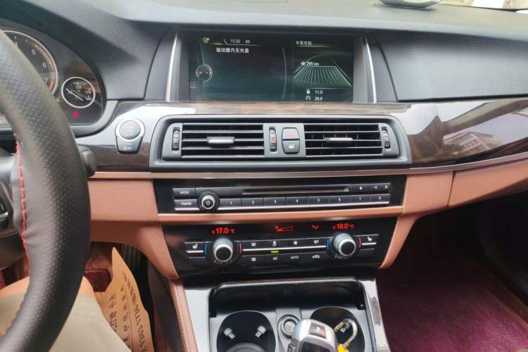 Used BMW 5 Series 2014 528Li Leading Model Audio And AC Panel