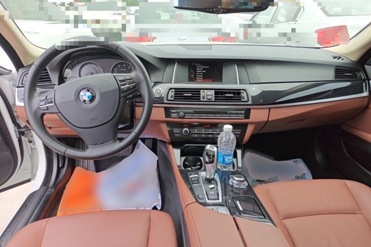 Used BMW 5 Series 2014 520Li Elegant Model Center Console