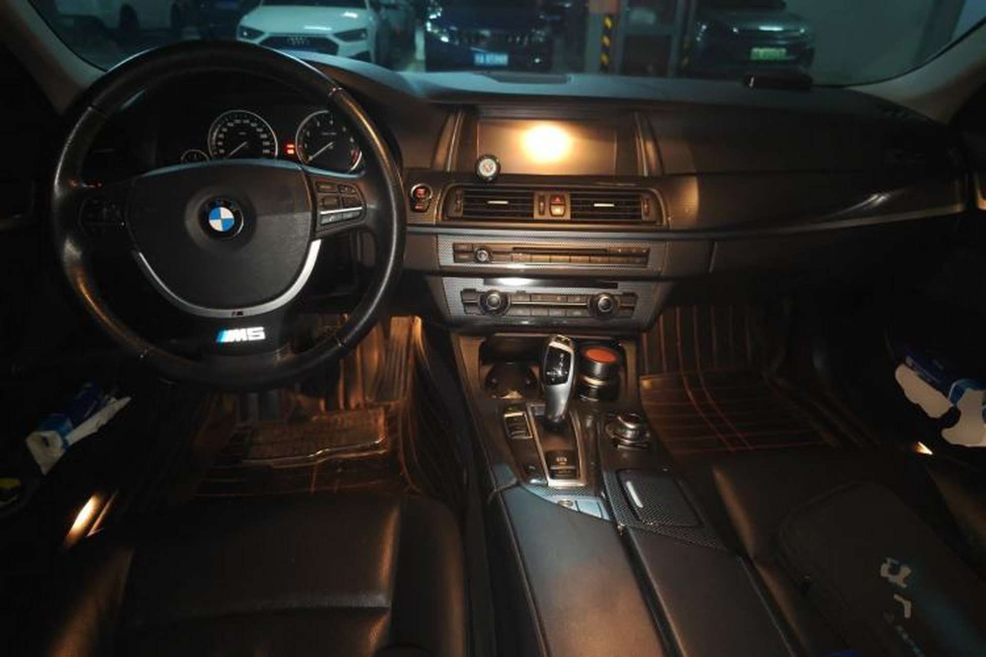 Used BMW 5 Series 2014 520Li Elegant Model Center Console