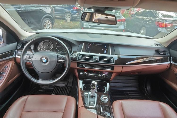 Used BMW 5 Series 2014 525Li Leading Model Center Console
