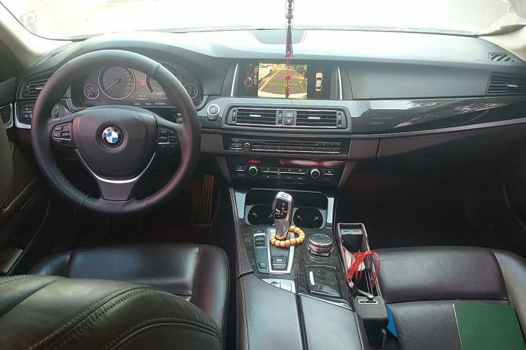 Used BMW 5 Series 2014 525Li Luxury Design Package Center Console