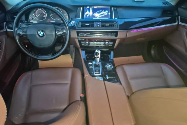 Used BMW 5 Series 2014 520Li Elegant Model Center Console