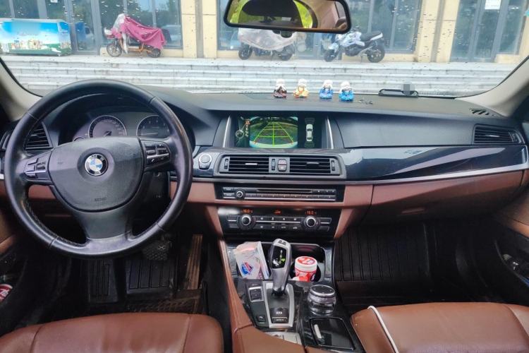 Used BMW 5 Series 2014 520Li Elegant Model Center Console