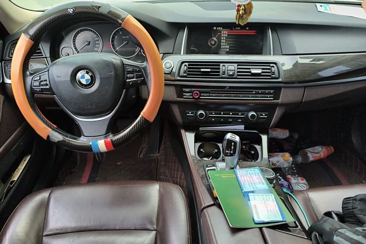 Used BMW 5 Series 2014 525Li Luxury Design Package Center Console