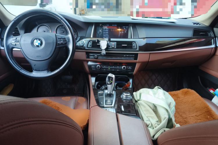 Used BMW 5 Series 2014 525Li Leading Model Center Console