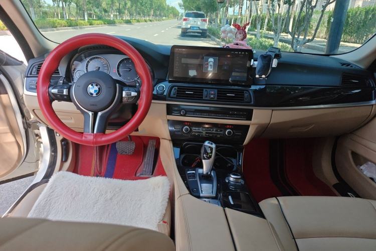 Used BMW 5 Series 2014 520Li Elegant Model Center Console