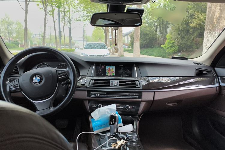 Used BMW 5 Series 2014 525Li Luxury Design Package Center Console