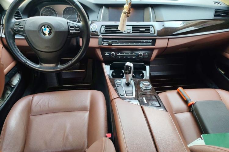 Used BMW 5 Series 2014 525Li Leading Model Center Console