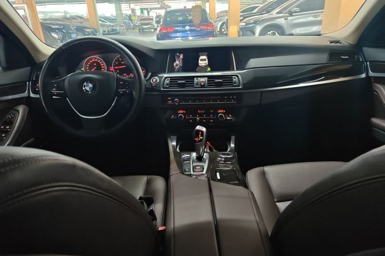 Used BMW 5 Series 2014 525Li Luxury Design Package Center Console