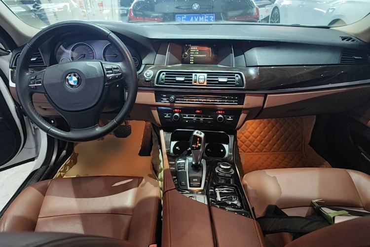 Used BMW 5 Series 2014 525Li Leading Model Center Console