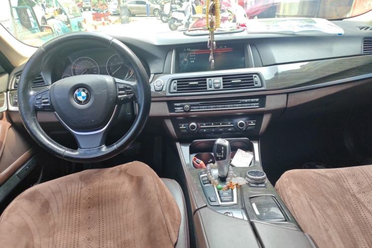 Used BMW 5 Series 2014 525Li Luxury Design Package Center Console