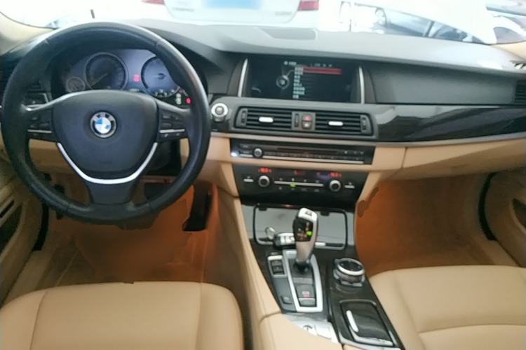Used BMW 5 Series 2014 525Li Luxury Design Package Center Console