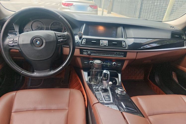 Used BMW 5 Series 2014 520Li Elegant Model Center Console