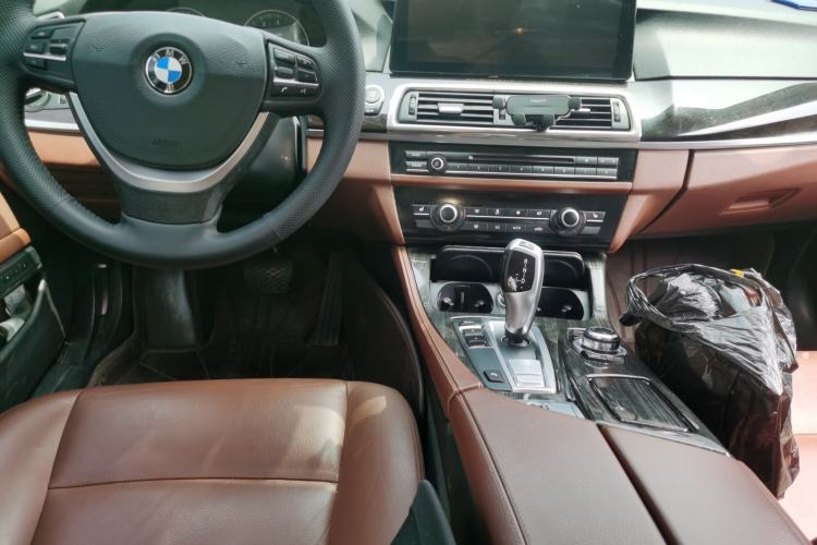 Used BMW 5 Series 2014 525Li Leading Model Center Console