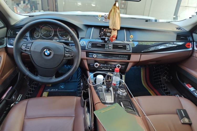 Used BMW 5 Series 2014 520Li Elegant Model Center Console