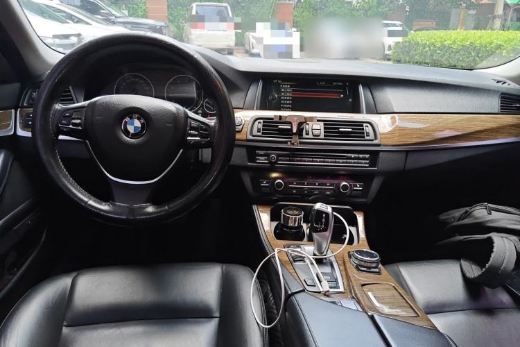 Used BMW 5 Series 2014 525Li Fashion Design Package Center Console