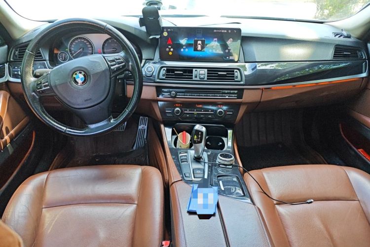 Used BMW 5 Series 2014 520Li Elegant Model Center Console