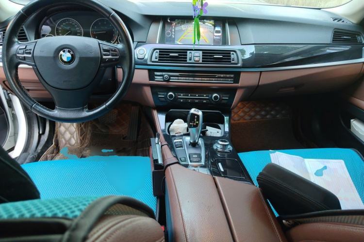 Used BMW 5 Series 2014 520Li Elegant Model Center Console