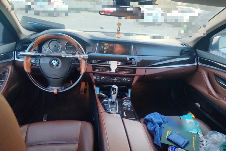 Used BMW 5 Series 2014 525Li Leading Model Center Console