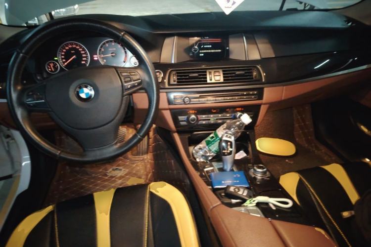 Used BMW 5 Series 2014 520i Elegant Edition Center Console