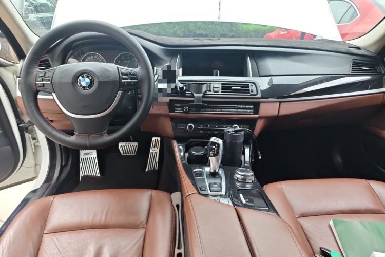 Used BMW 5 Series 2014 520i Elegant Edition Center Console