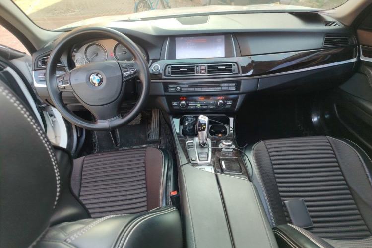 Used BMW 5 Series 2014 525Li Leading Model Center Console