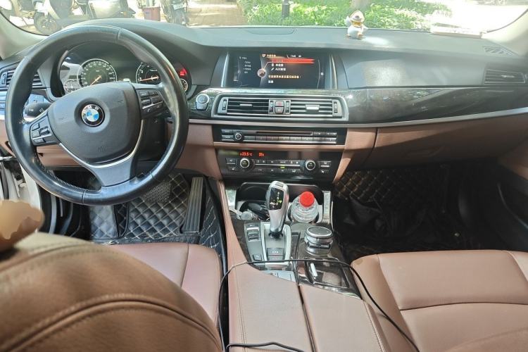 Used BMW 5 Series 2014 528Li Leading Model Center Console