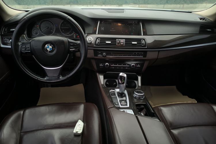 Used BMW 5 Series 2014 525Li Luxury Design Package Center Console