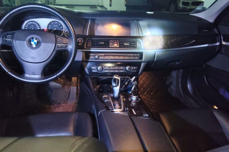 Used BMW 5 Series 2014 525Li Leading Model Center Console
