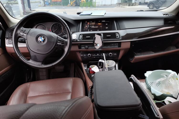Used BMW 5 Series 2014 525Li Leading Model Center Console