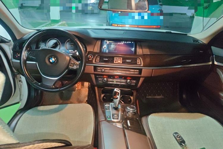 Used BMW 5 Series 2014 525Li Luxury Design Package Center Console