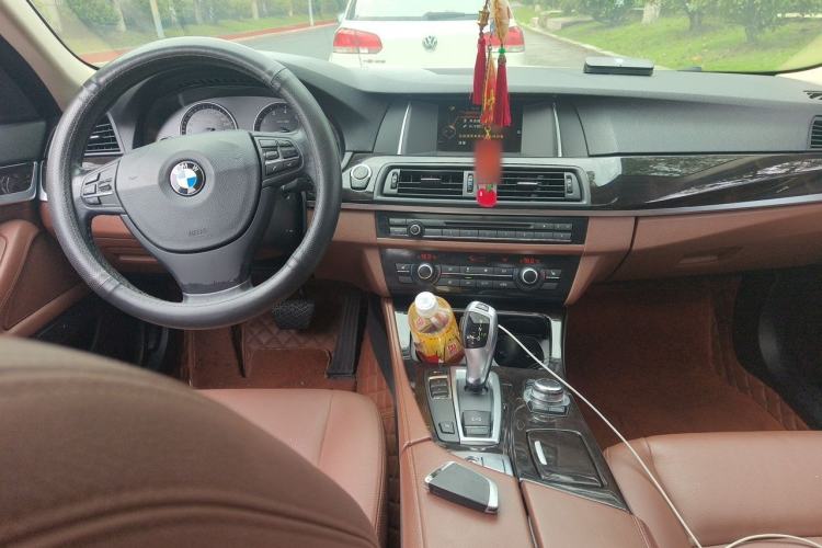 Used BMW 5 Series 2014 525Li Leading Model Center Console