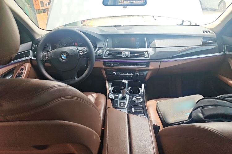 Used BMW 5 Series 2014 520i Elegant Edition Center Console