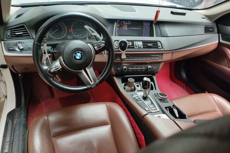 Used BMW 5 Series 2014 520Li Elegant Model Center Console