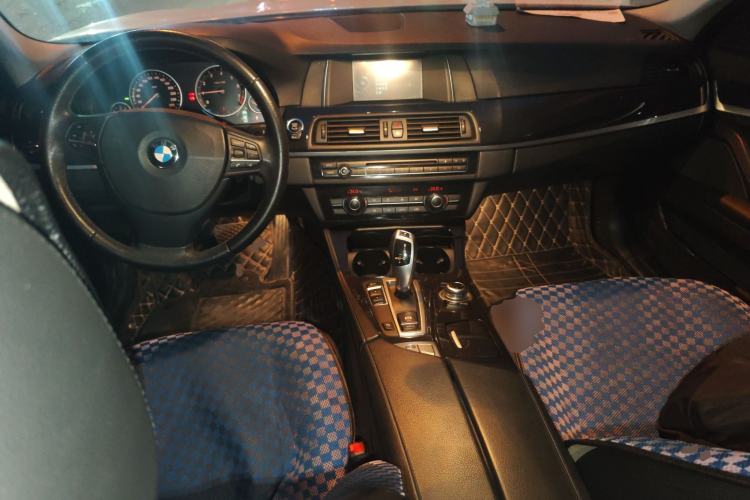 Used BMW 5 Series 2014 520Li Elegant Model Center Console