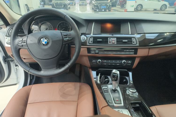 Used BMW 5 Series 2014 525Li Leading Model Center Console
