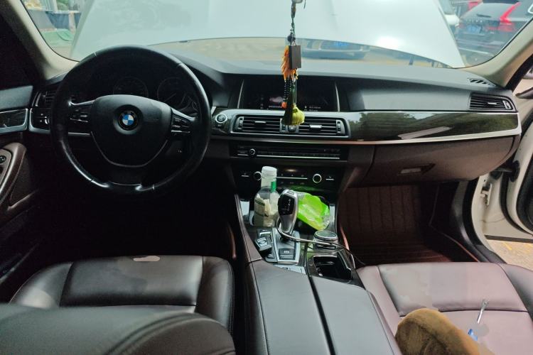 Used BMW 5 Series 2014 525Li Luxury Design Package Center Console