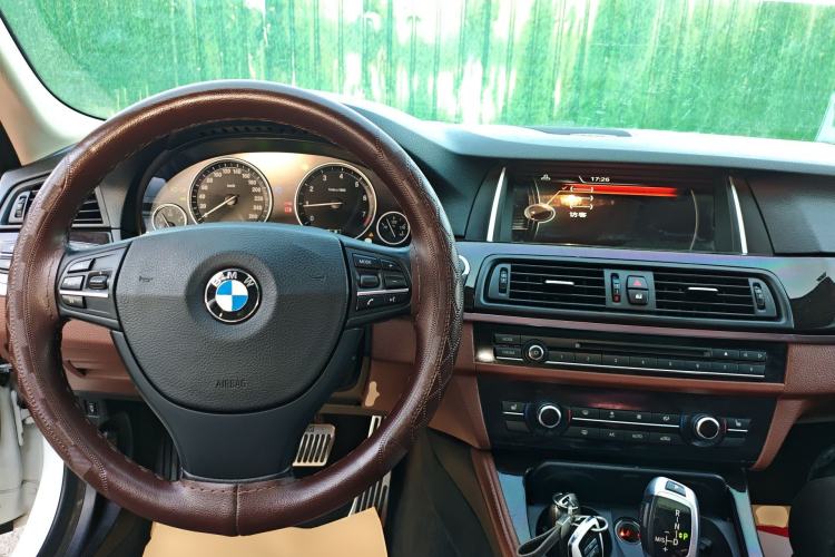 Used BMW 5 Series 2014 525Li Leading Model Center Console
