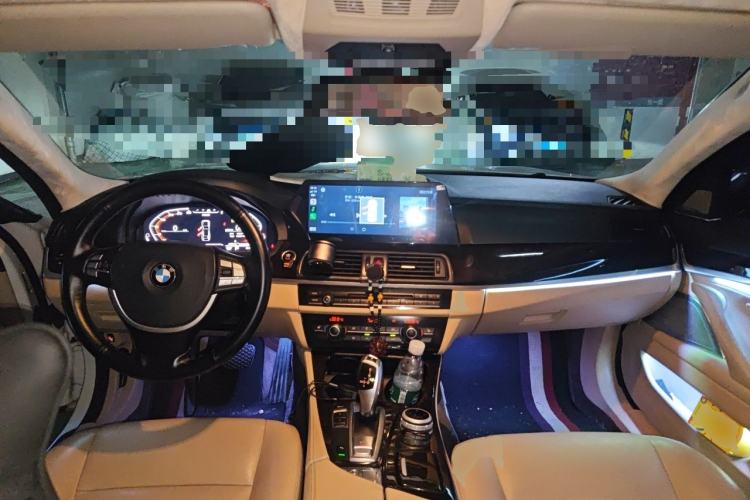 Used BMW 5 Series 2014 525Li Leading Model Center Console