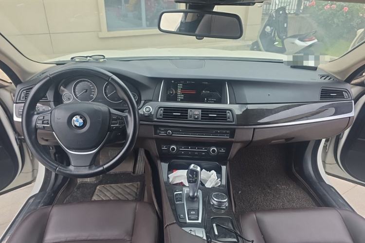 Used BMW 5 Series 2014 525Li Luxury Design Package Center Console
