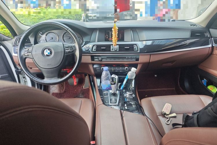 Used BMW 5 Series 2014 520Li Elegant Model Center Console