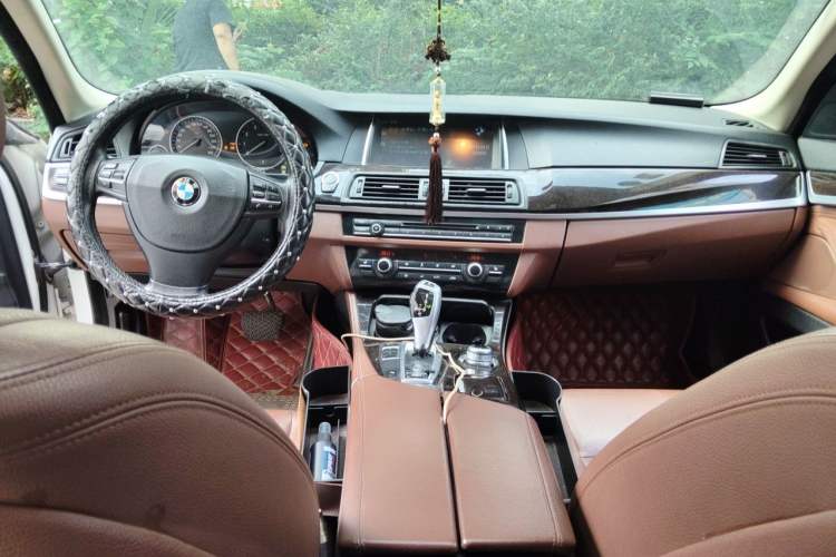 Used BMW 5 Series 2014 525Li Leading Model Center Console