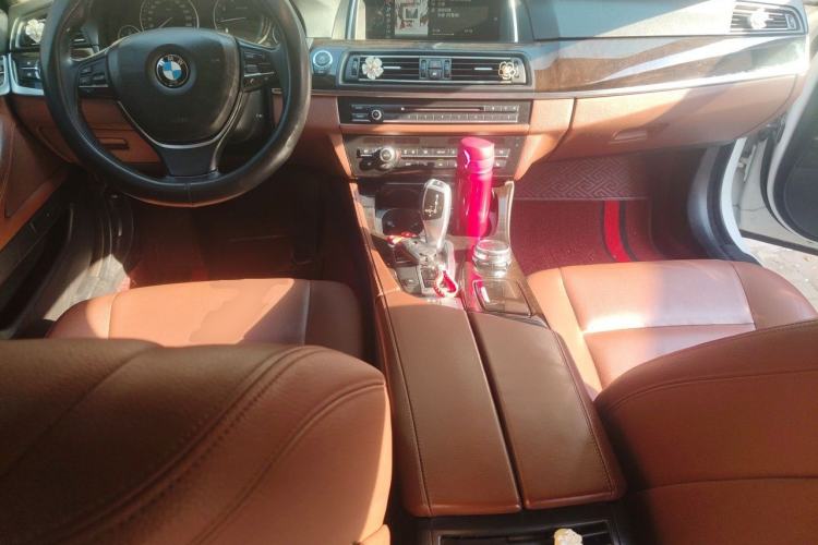 Used BMW 5 Series 2014 528Li Leading Model Center Console