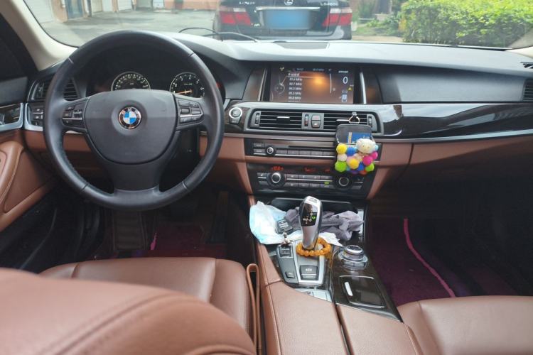 Used BMW 5 Series 2014 525Li Leading Model Center Console